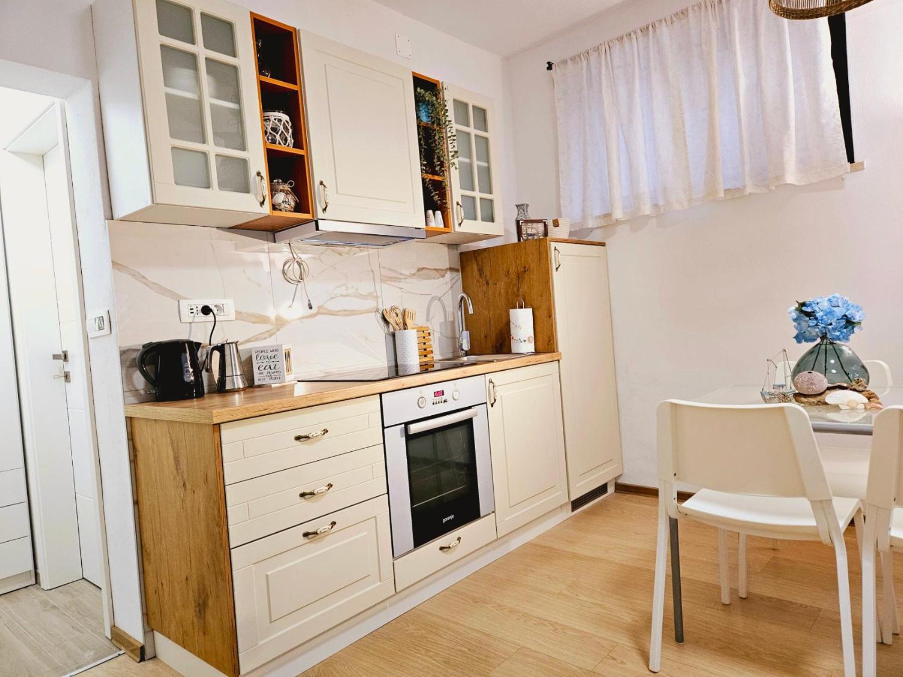 Apartma Tul Izola Luaran gambar